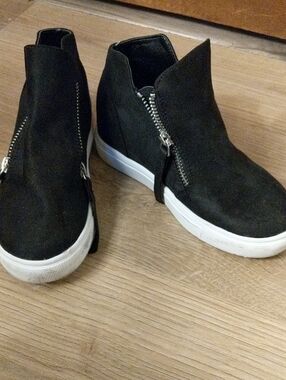 Black Suede Side-Zip Wedge Sneakers For Toddler Size 11 In GUC